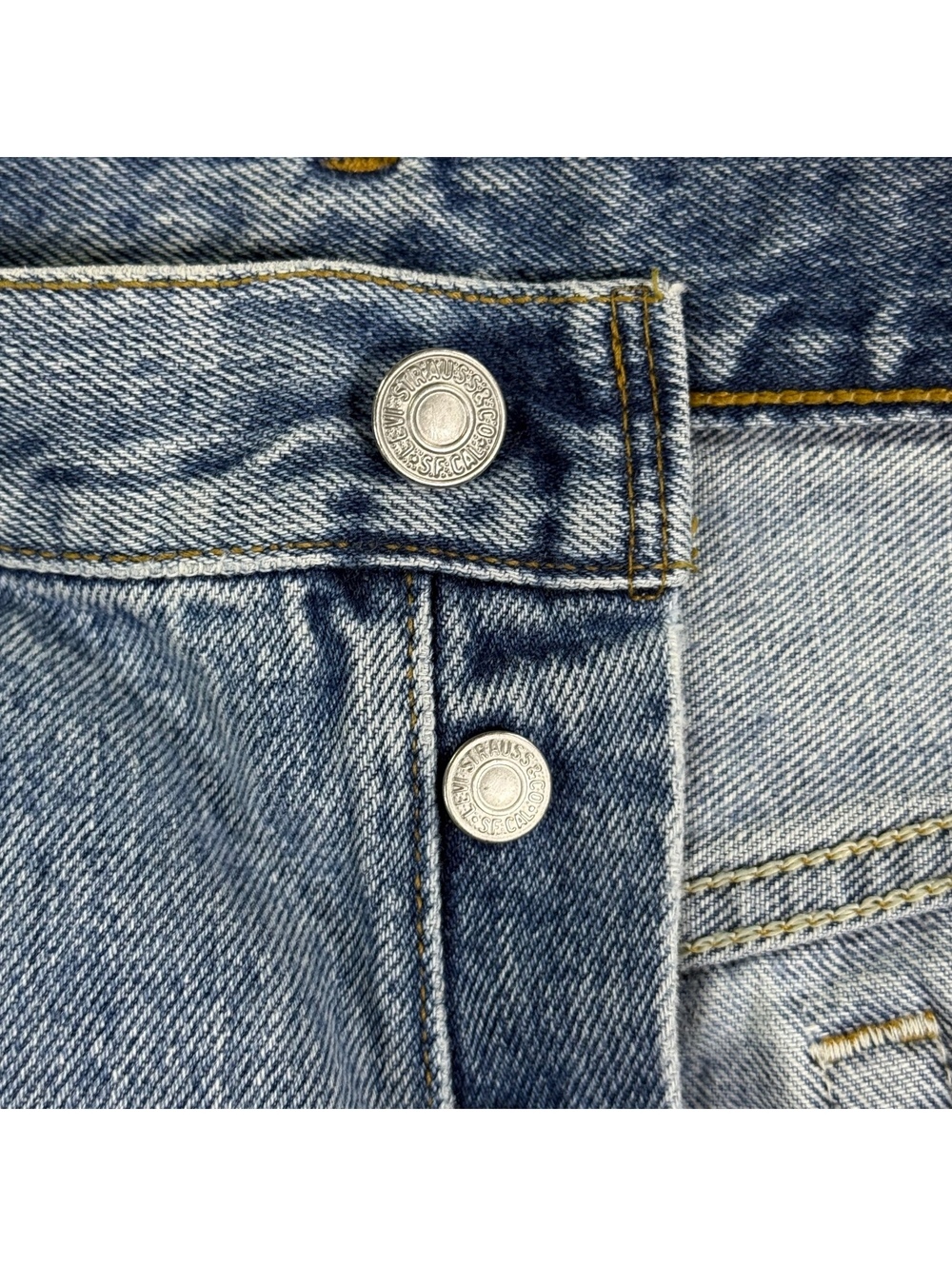 Levi's 501 Denim Jeans Light Wash 36x32 Made In Canada - Picture 7 of 12
